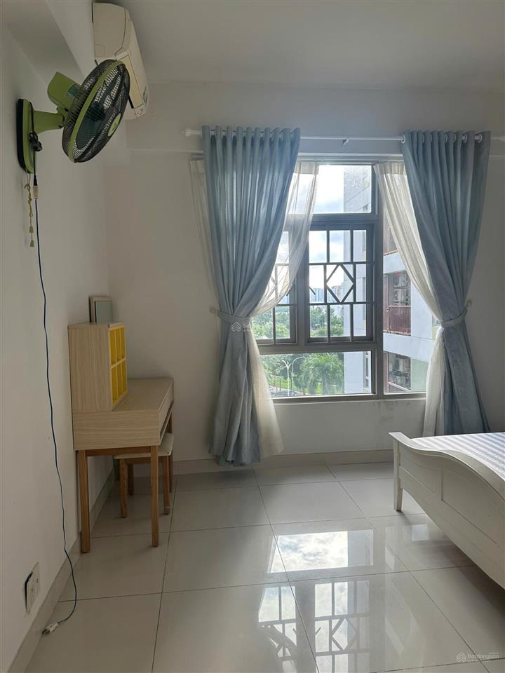 Cho thuê chung cư parcspring, 2 phòng ngủ, 68m2, căn góc, tầng trung, view thoáng, giá chỉ 11 triệu