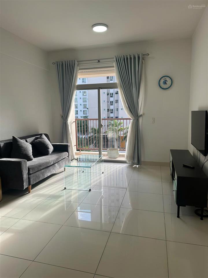 Cho thuê chung cư parcspring, 2 phòng ngủ, 68m2, căn góc, tầng trung, view thoáng, giá chỉ 11 triệu