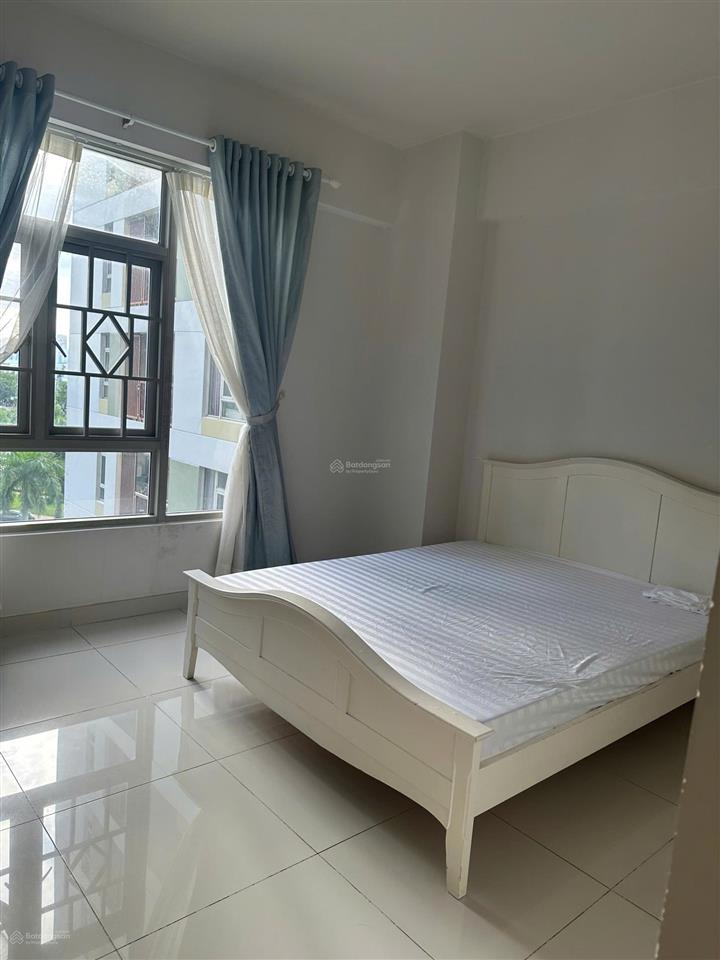 Cho thuê chung cư parcspring, 2 phòng ngủ, 68m2, căn góc, tầng trung, view thoáng, giá chỉ 11 triệu