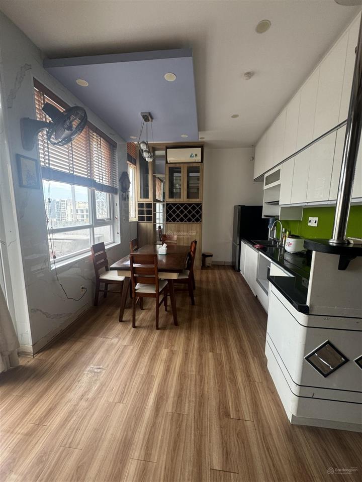 Bán nhanh căn hiếm 1 phòng ngủ, có bancol, view thoáng, tầng cao, full nội thất, giá bán 2,945 tỷ