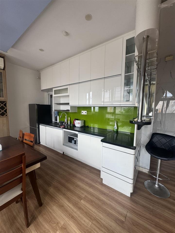 Bán nhanh căn hiếm 1 phòng ngủ, có bancol, view thoáng, tầng cao, full nội thất, giá bán 2,945 tỷ
