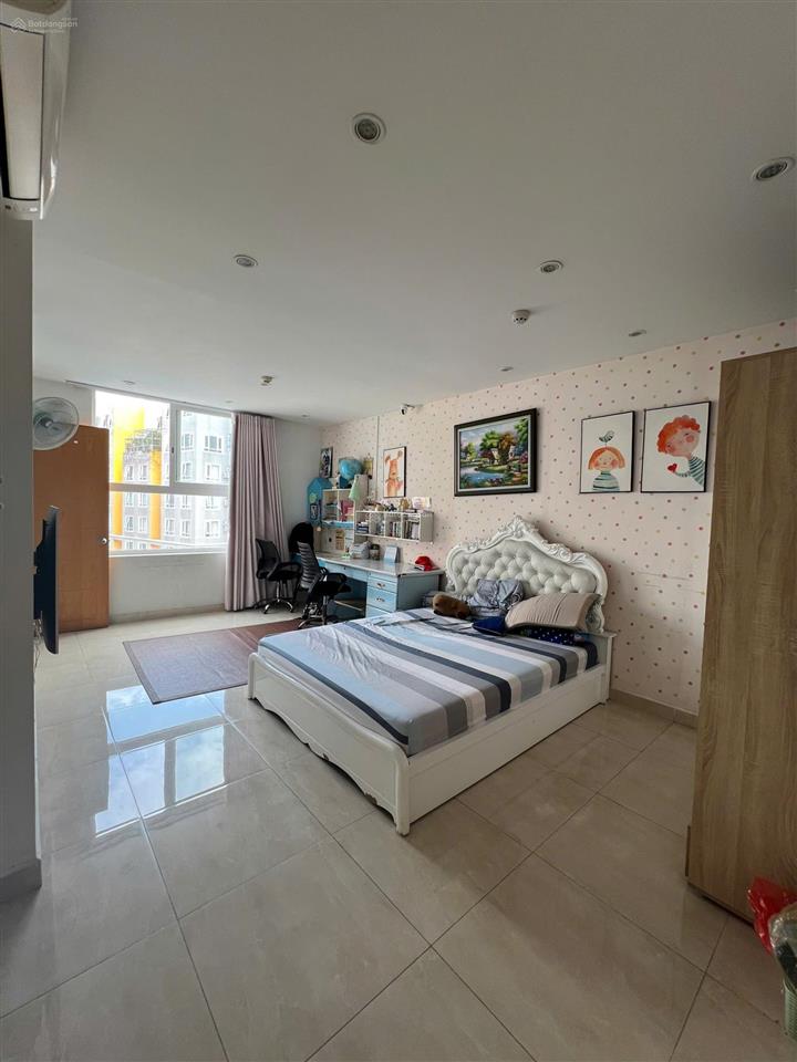 Chính chủ gửi bán the cbd gần đảo kim cương, 130m2, 3 phòng ngủ, 3 wc, view đông nam, tầng cao