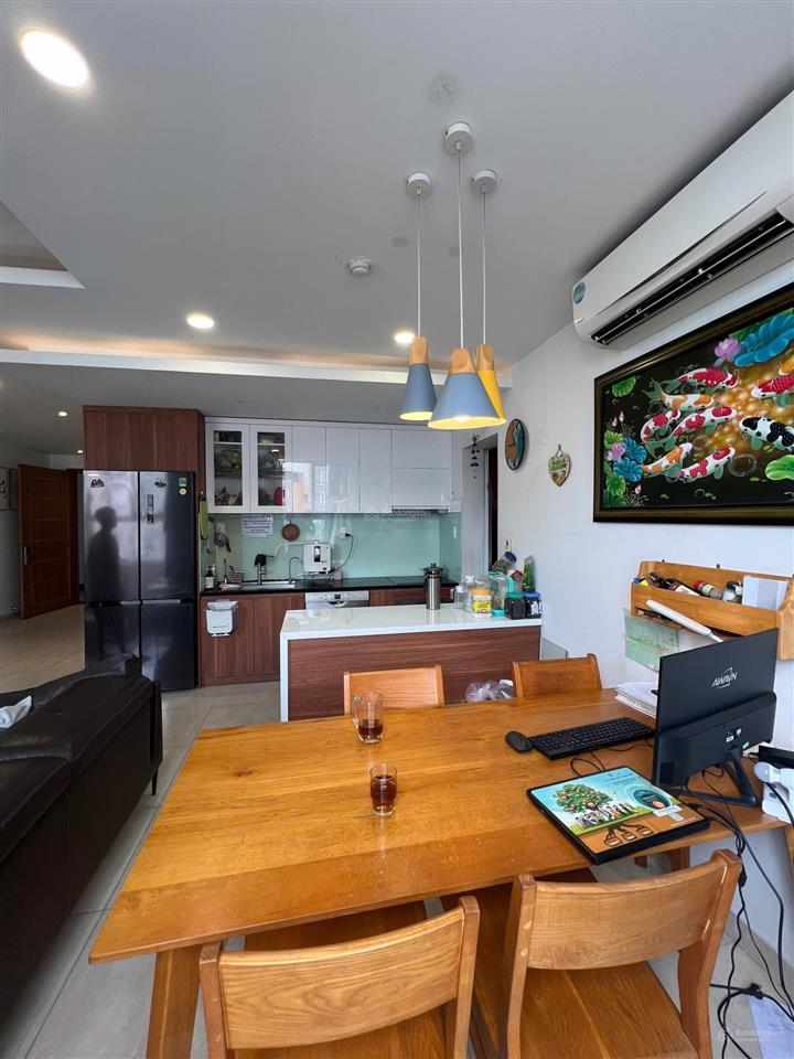 Chính chủ gửi bán the cbd gần đảo kim cương, 130m2, 3 phòng ngủ, 3 wc, view đông nam, tầng cao