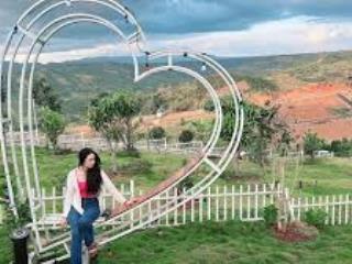 Bán lô đất hồ ngọc 2000m2 thích hơp làm du lịch và homestay