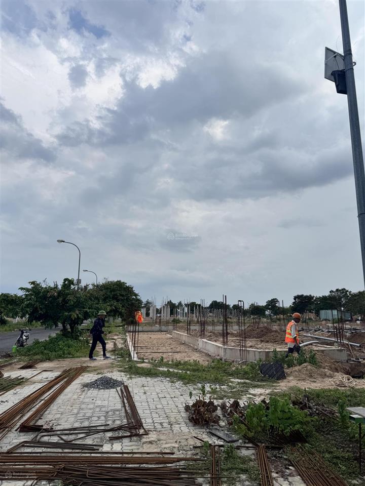 Cần bán nền đất thuộc dự án sunflower city, diện tích 97,5m2, giá chỉ 600tr