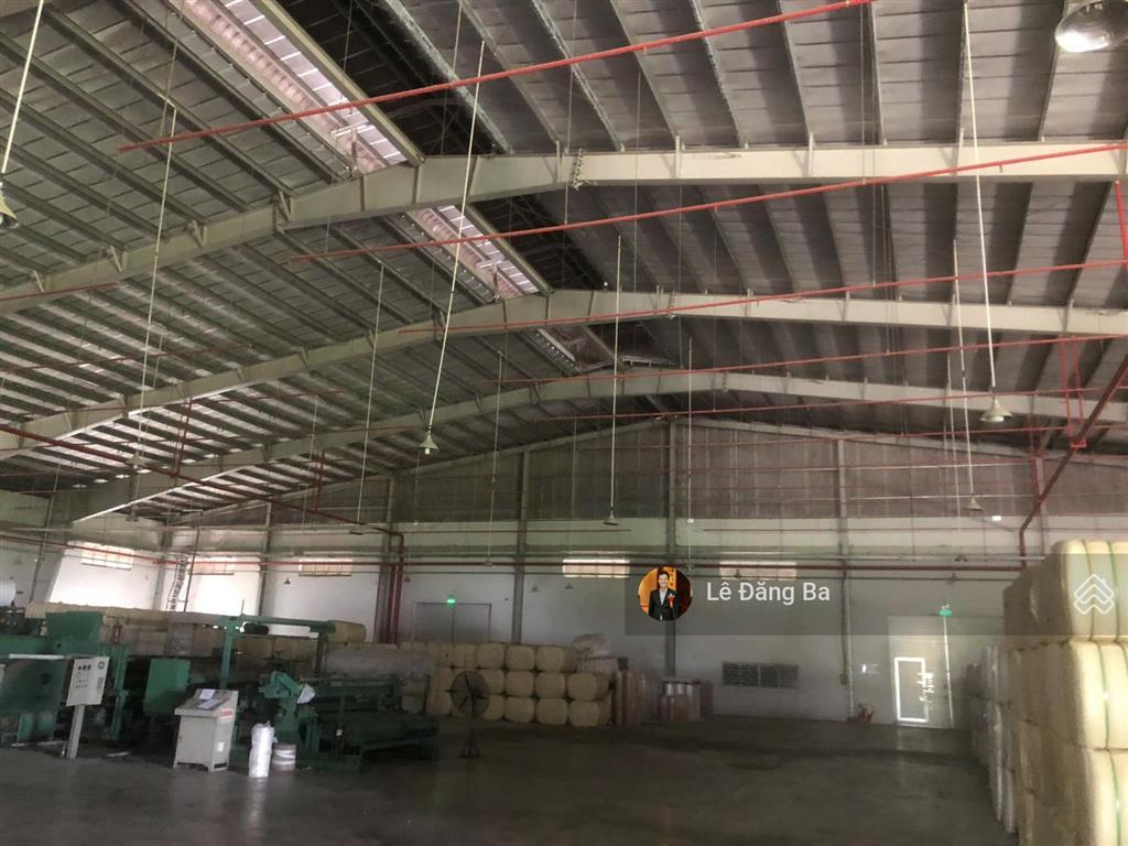 Bán xưởng trong kcn tân uyên. diện tích 20000m2, xưởng và văn phòng 6500m2, giá bán 130 tỷ (tl)
