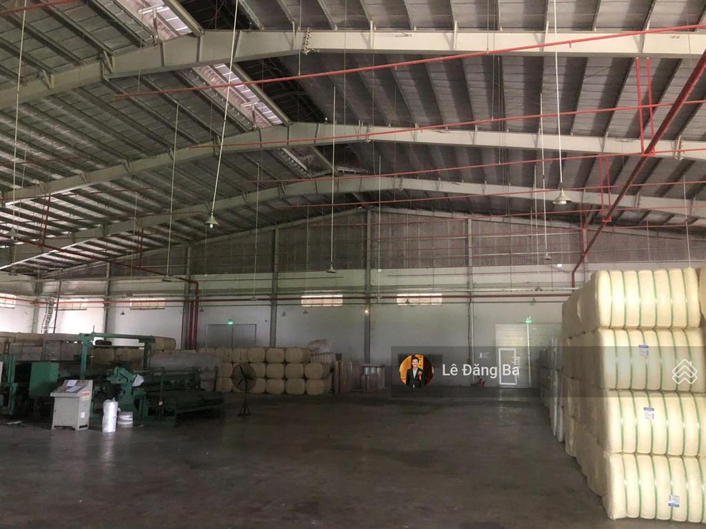 Bán xưởng trong kcn tân uyên. diện tích 20000m2, xưởng và văn phòng 6500m2, giá bán 130 tỷ (tl)