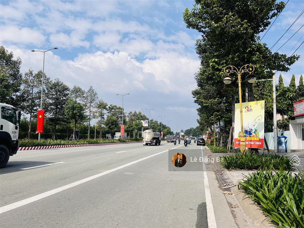 Bán gấp 548m2 đất mặt tiền đường hùng vương, ngang 12, nở hậu 14m, thổ cư 200m2. giá bán 35 tỷ (tl)