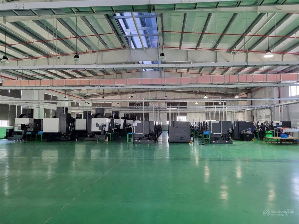 Bán xưởng trong kcn vsip 2a, dt đất 10000m2, dt xưởng 6800m2. giá bán chỉ 111 tỷ (4,3 triệu usd)