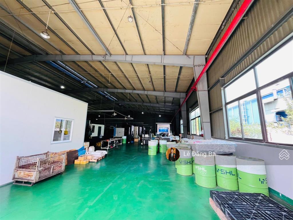 Bán xưởng trong kcn vsip 2a. dt đất 5000m2, dt xưởng 2600m2, vp 300m2. giá bán chỉ 57tỷ (2,2tr usd)