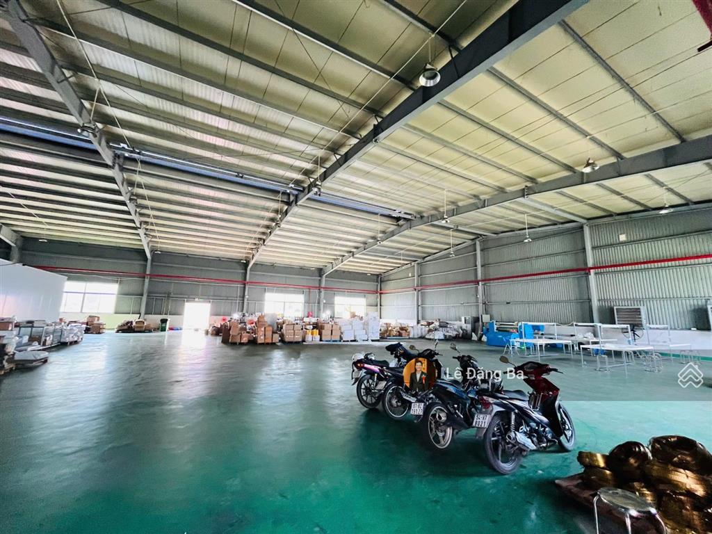 Bán xưởng trong kcn vsip 2a. dt đất 5000m2, dt xưởng 2600m2, vp 300m2. giá bán chỉ 57tỷ (2,2tr usd)