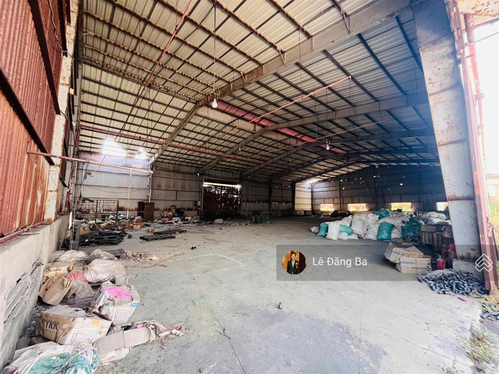 Bán xưởng trong kcn bến cát. diện tích đất 5000m2, diện tích xưởng 2400m2, giá bán 39 tỷ.