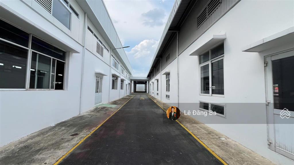 Bán xưởng trong kcn vsip 2, diện tích 12.000m2, mới 90%, giá 115 tỷ, sử dụng đến 2057