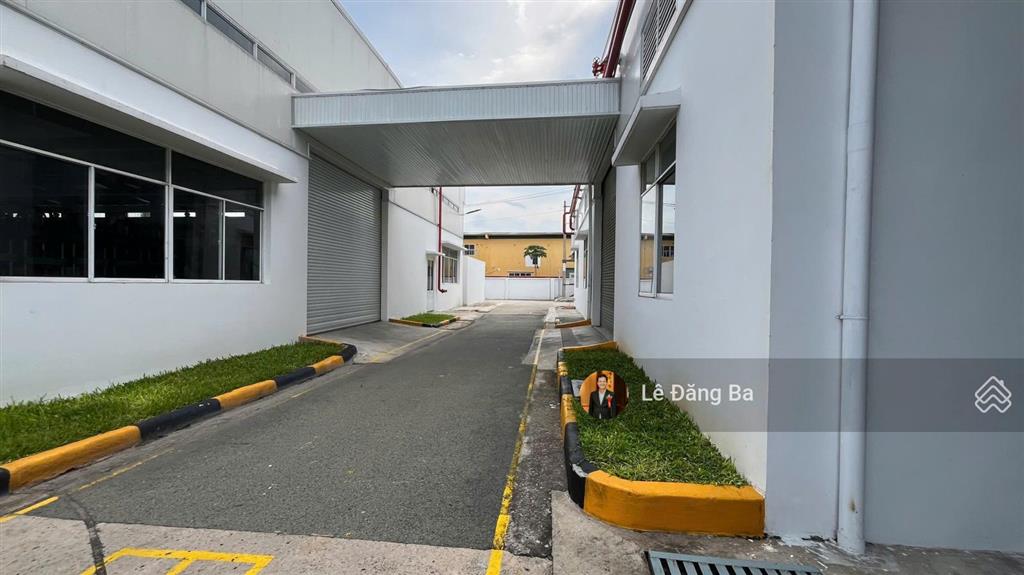 Bán xưởng trong kcn vsip 2, diện tích 12.000m2, mới 90%, giá 115 tỷ, sử dụng đến 2057