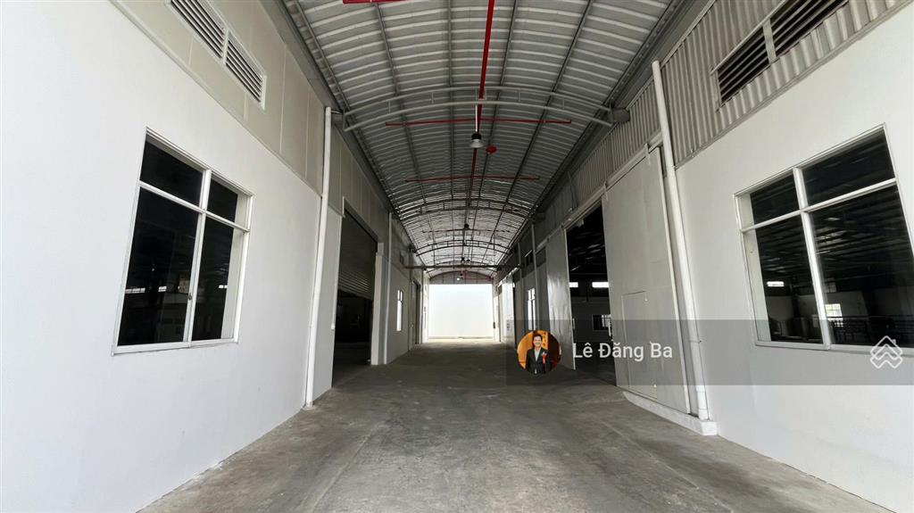Bán xưởng trong kcn vsip 2, diện tích 12.000m2, mới 90%, giá 115 tỷ, sử dụng đến 2057