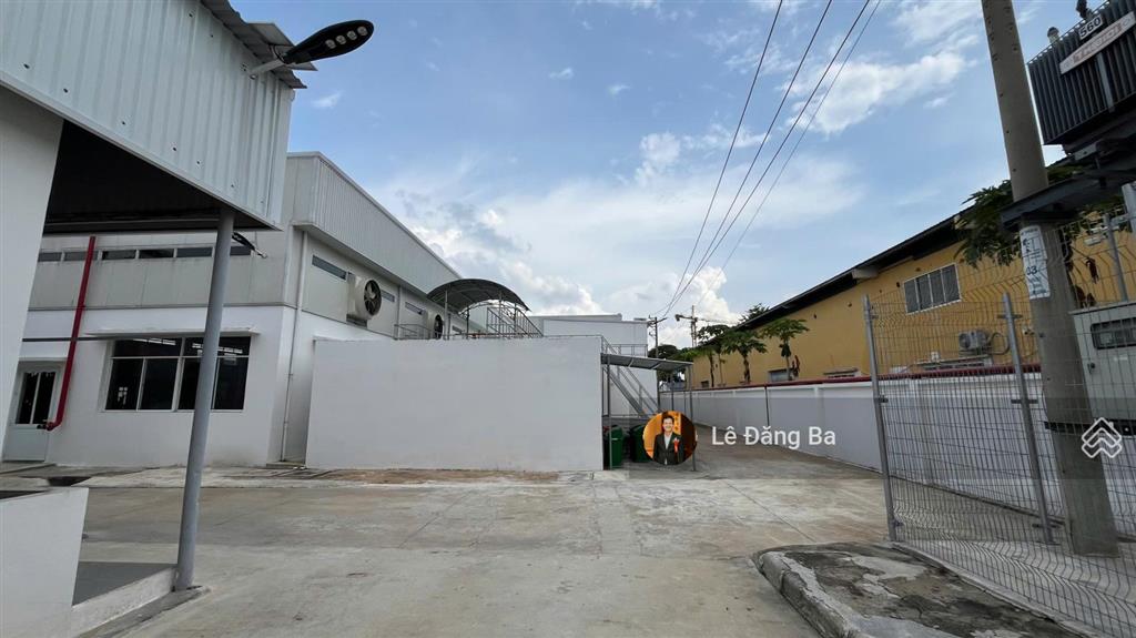 Bán xưởng trong kcn vsip 2, diện tích 12.000m2, mới 90%, giá 115 tỷ, sử dụng đến 2057