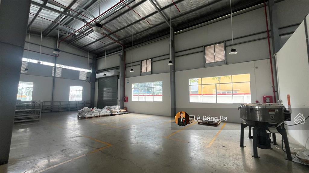 Bán xưởng trong kcn vsip 2, diện tích 12.000m2, mới 90%, giá 115 tỷ, sử dụng đến 2057