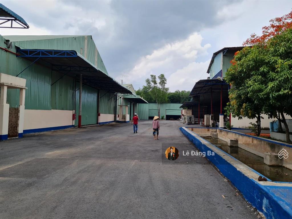 Cần bán xưởng hơn 13000m2, ngang hơn 100m, kcn mỹ phước 4, có thu nhập sẵn 400tr/tháng, giá 75tỷ
