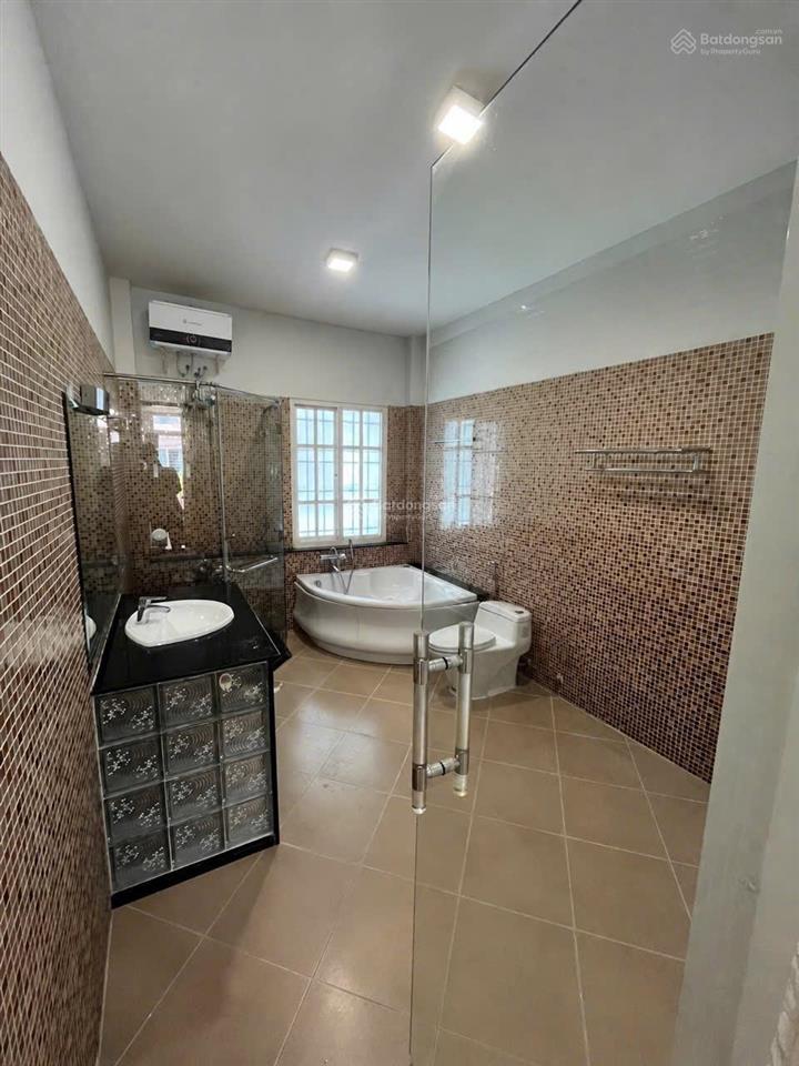 Cho thuê nhanh nhà nguyên căn đường huỳnh .v . bánh quận phú nhuận. #quyenhome  0907 790 ***