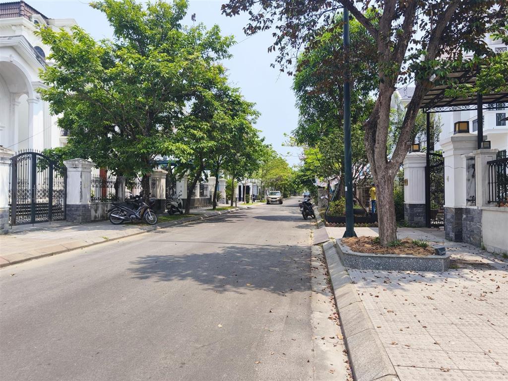 Biệt thự phú mỹ an mẫu đơn lập 210m2, 12.6 tỷ