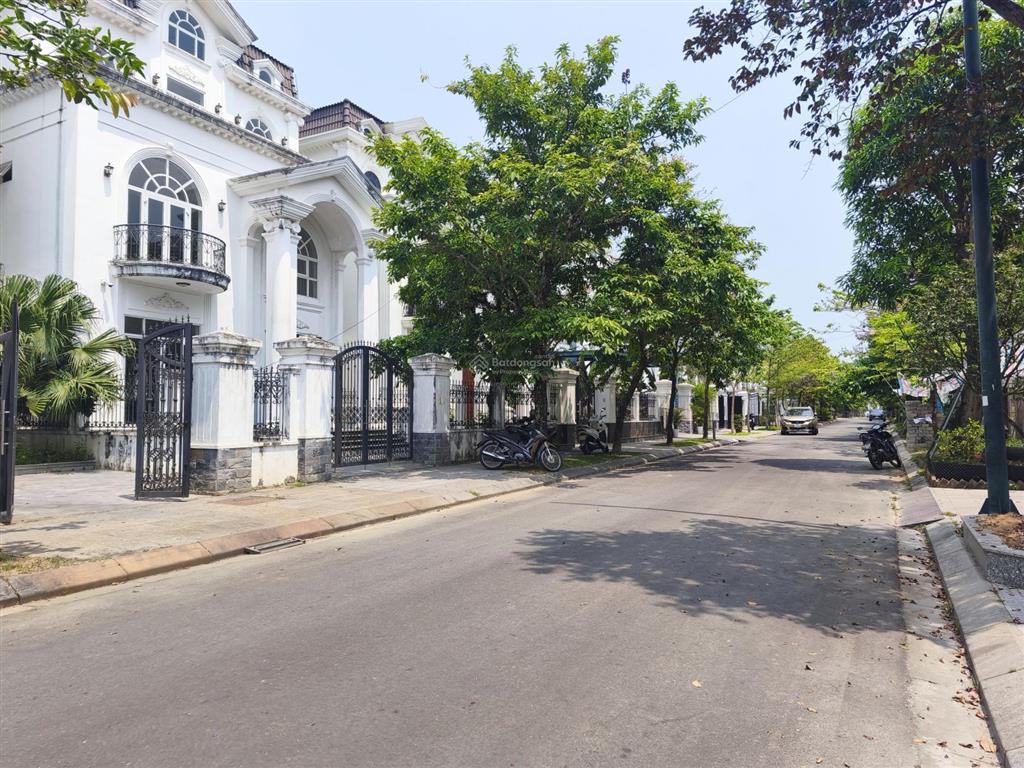 Biệt thự phú mỹ an mẫu đơn lập 210m2, 12.6 tỷ