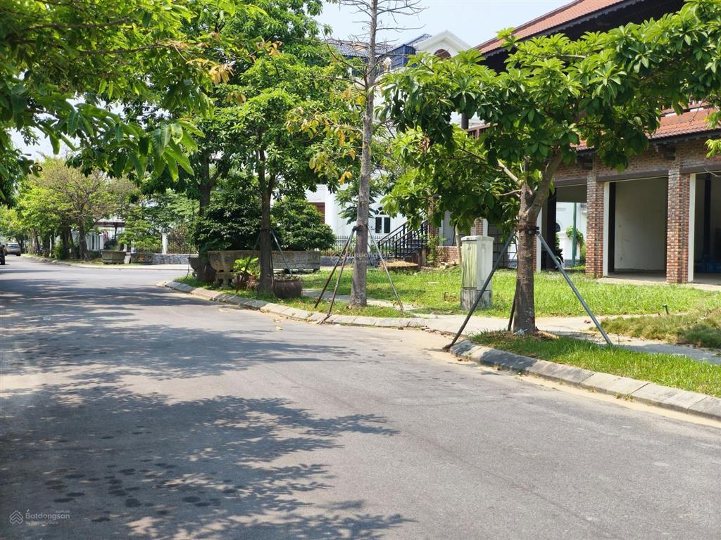 Biệt thự phú mỹ an mẫu đơn lập 210m2, 12.6 tỷ