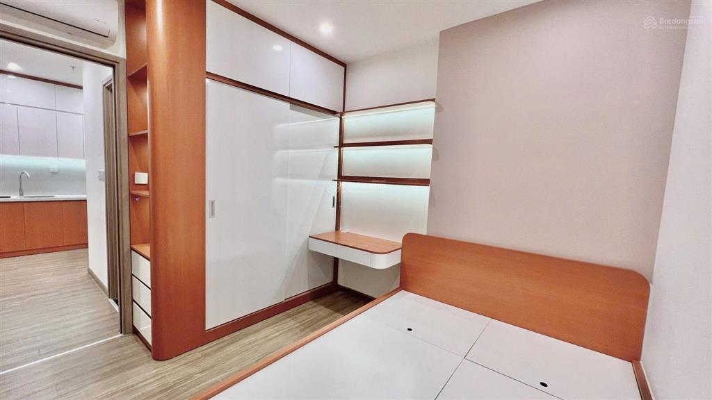 Bán lỗ căn 3pn  80m2, đủ đồ (chính chủ), 5 tỷ 680, vinhomes smart city tòa mới bàn giao