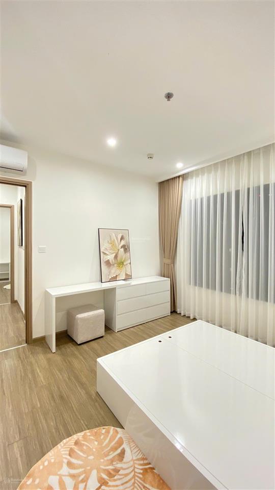 Bán lỗ căn 3pn  80m2, đủ đồ (chính chủ), 5 tỷ 680, vinhomes smart city tòa mới bàn giao
