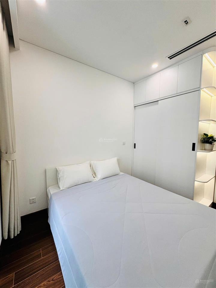 Bán lỗ căn 3pn  80m2, đủ đồ (chính chủ), 5 tỷ 680, vinhomes smart city tòa mới bàn giao