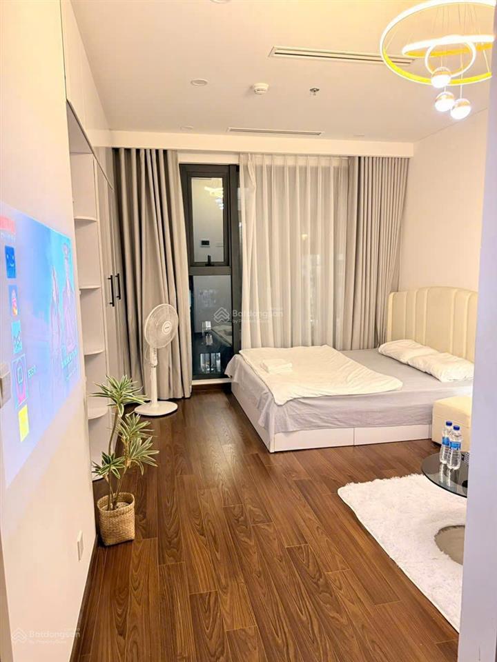 Căn studio 31.8m2 nhà đủ nội thất  2 tỷ 560  vinhomes smart city (chính chủ bán gấp trong tuần)
