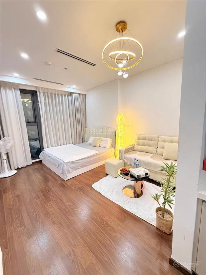 Căn studio 31.8m2 nhà đủ nội thất  2 tỷ 560  vinhomes smart city (chính chủ bán gấp trong tuần)