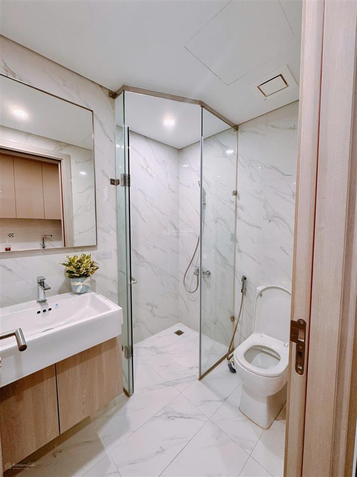 Giá thật căn studio 31.8m2 nhà đủ đồ đẹp, 2tỷ330, gs1 vin smart city (mình bán gấp trong tuần)