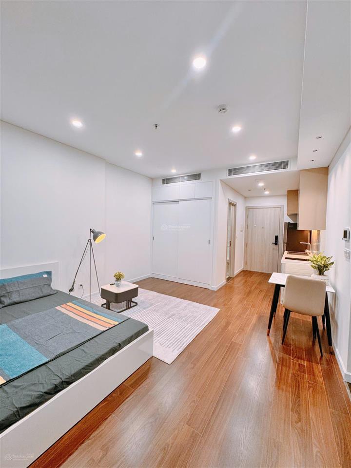 Giá thật căn studio 31.8m2 nhà đủ đồ đẹp, 2tỷ330, gs1 vin smart city (mình bán gấp trong tuần)