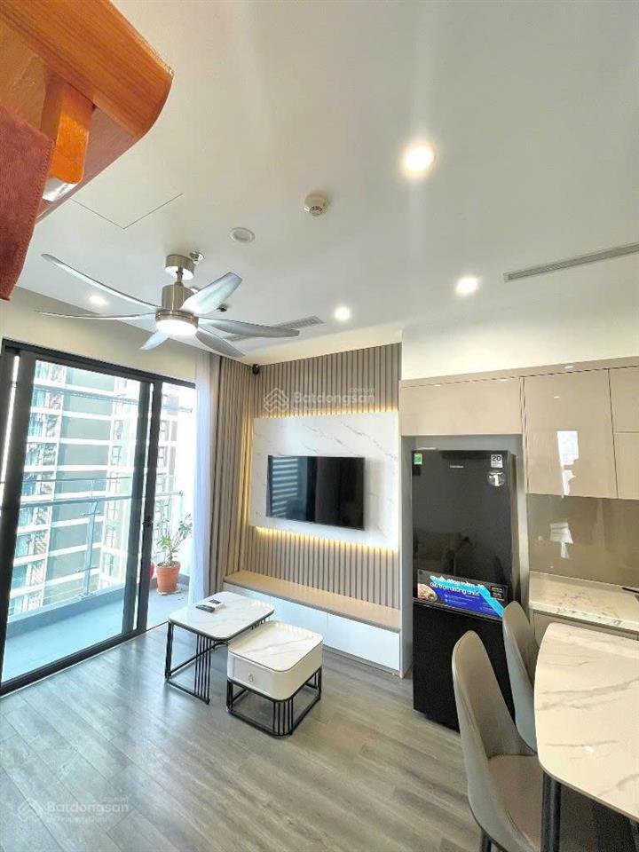 Siêu cắt lỗ tòa tonkin 2 2pn  2vs, 64,8m2, 5,3 tỷ, tòa cao cấp vinhomes smart city