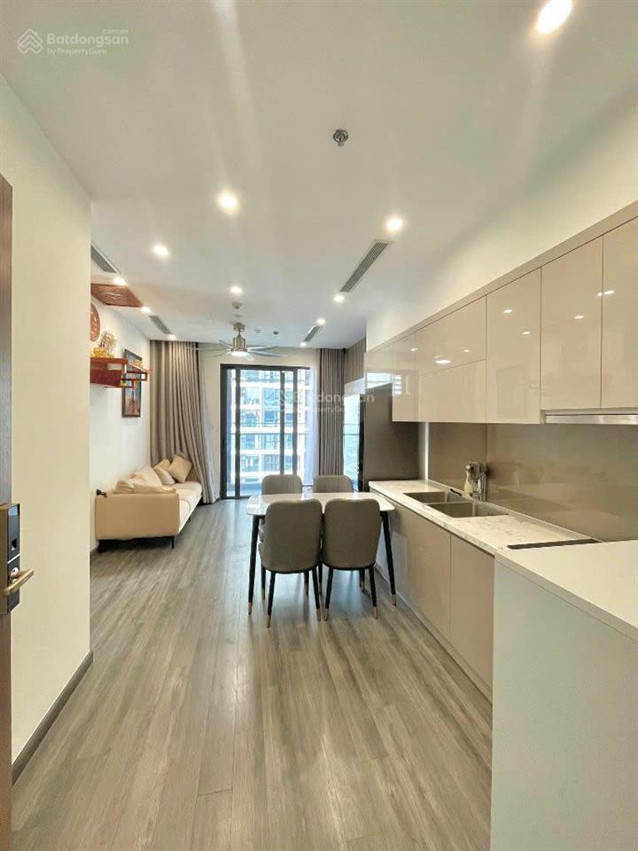 Siêu cắt lỗ tòa tonkin 2 2pn  2vs, 64,8m2, 5,3 tỷ, tòa cao cấp vinhomes smart city
