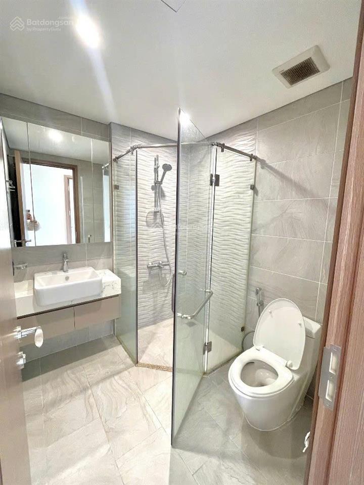 Siêu cắt lỗ tòa tonkin 2 2pn  2vs, 64,8m2, 5,3 tỷ, tòa cao cấp vinhomes smart city