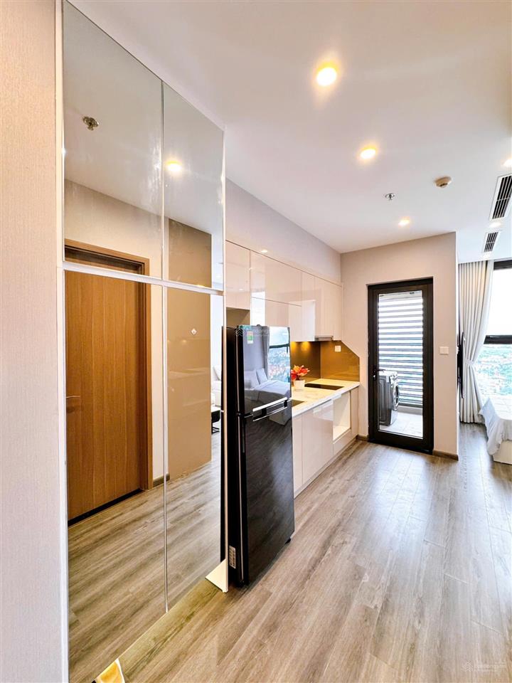 Studio tòa tonkin 1  28,6m2, 2,2 tỷ, chính chủ cần bán gấp vinhomes smart city giá hời