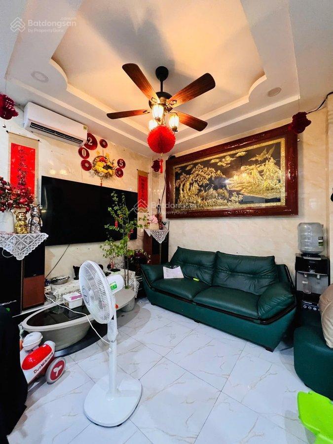 Nhà khu phan xích long, quận phú nhuận, 27m2 (3,7x8,5m) 3 tầng còn mới, hẻm thông, 5.8 tỷ