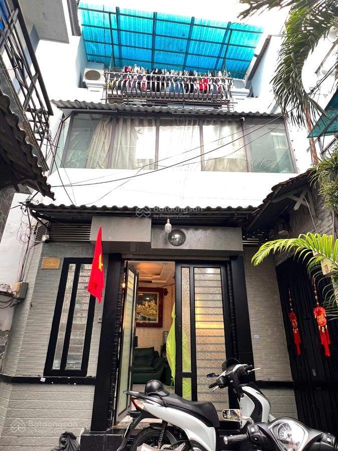 Nhà khu phan xích long, quận phú nhuận, 27m2 (3,7x8,5m) 3 tầng còn mới, hẻm thông, 5.8 tỷ
