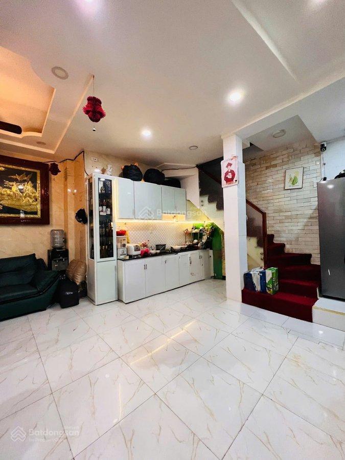 Nhà khu phan xích long, quận phú nhuận, 27m2 (3,7x8,5m) 3 tầng còn mới, hẻm thông, 5.8 tỷ