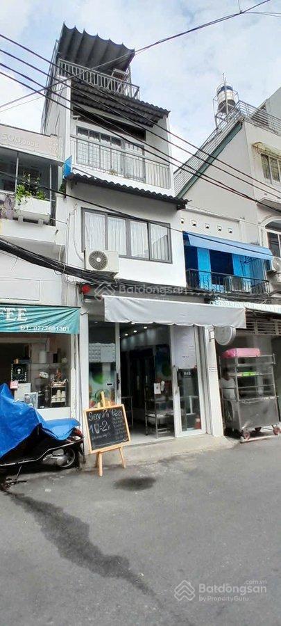 Nhà 2 mặt tiền quận phú nhuận, cho thuê kinh doanh, 4 tầng vuông vức, 32 m2 giá chỉ 8,6 tỷ