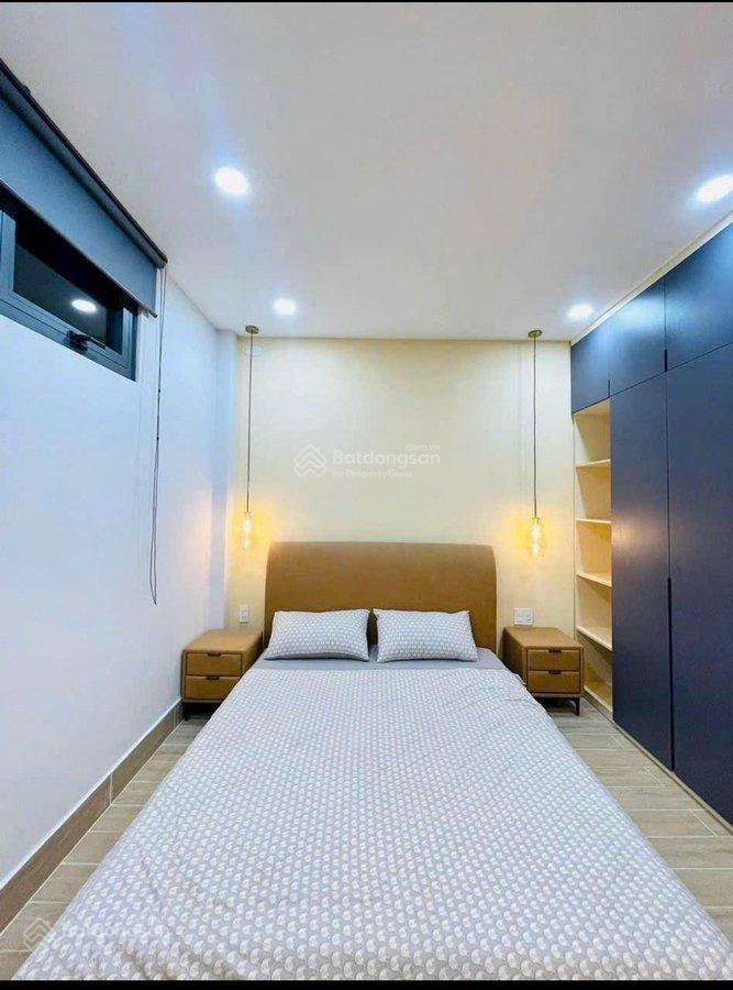 Nhà mặt tiền đường huỳnh văn bánh, 5 tầng mới đẹp, giá chỉ 10,7 tỷ