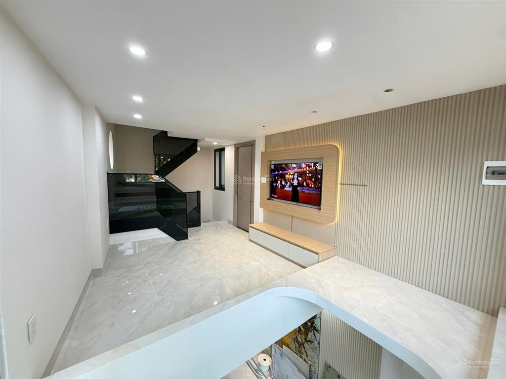 Bán nhà mặt tiền đường hoàng sa, quận 1, view thoáng mát, nhà mới, đẹp, 43m2 giá chỉ 14,8 tỷ