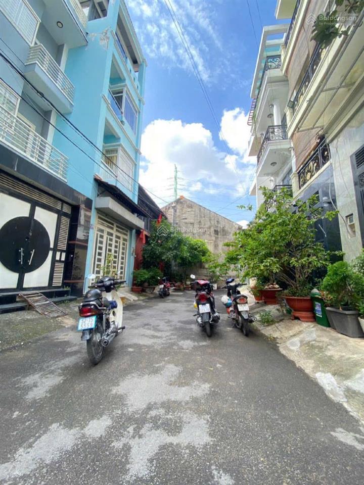Bán đất ngay hẻm 606 gần khu hồng long, dt 75m sổ riêng xây tự do 4 tầng, cách ql13 vài bước chân
