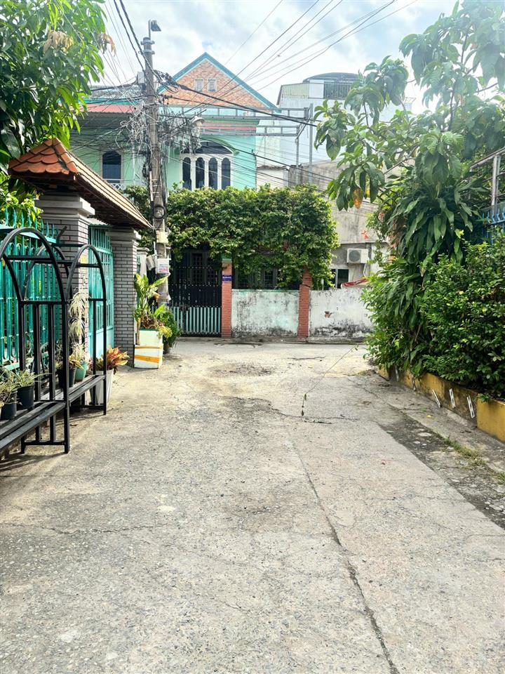 Bán đất ngay hẻm 606 gần khu hồng long, dt 75m sổ riêng xây tự do 4 tầng, cách ql13 vài bước chân