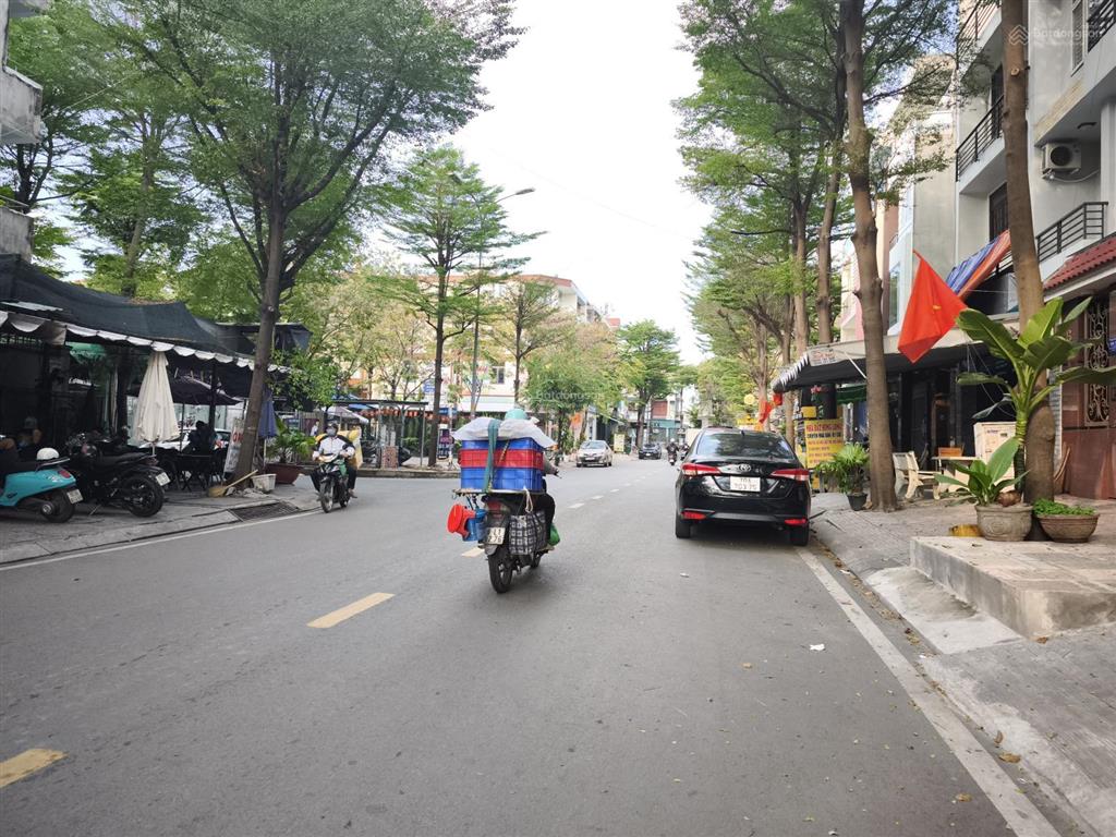 Nhà 4 tầng 106.7m2, 5x21m, mặt tiền kinh doanh hiệp bình thủ đức