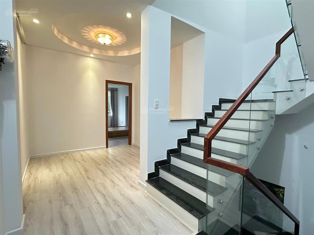Nhà 4 tầng 106.7m2, 5x21m, mặt tiền kinh doanh hiệp bình thủ đức
