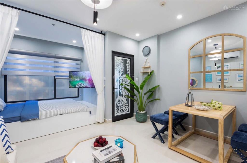 Chính chủ cần bán căn hộ studio 30.8m2 tòa s303 tầng 1208 vinhomes smart .giá 2.3 tỷ bao phí