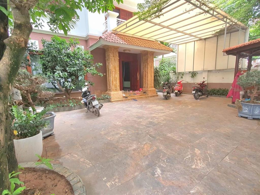 Bán gấp bt 310m2 kdt dương nội,ở sướng, vị trí đẹp
giá đầu tư