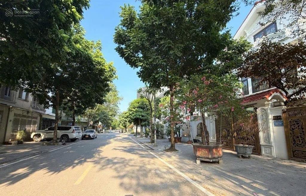 (chỉ 350tr/m ) !!biệt thự lk hoàng thành làng vkca mộ lao170m vị trí kinh doanh đẹp.